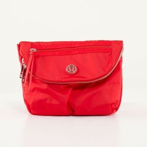lululemon festival bag in love red